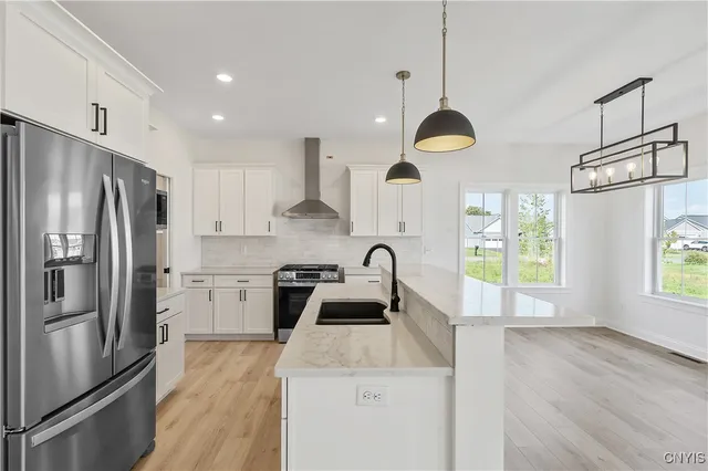 $575,900 | 103 Terwillager Lane, Manlius, NY 13116