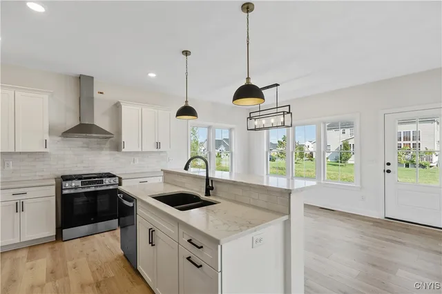 $575,900 | 103 Terwillager Lane, Manlius, NY 13116