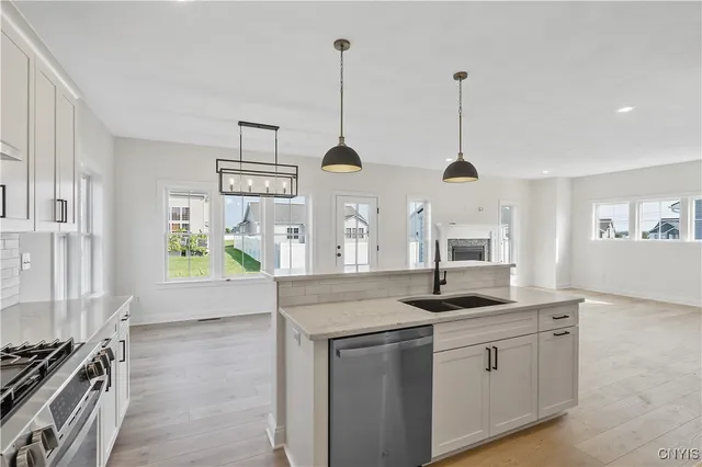 $575,900 | 103 Terwillager Lane, Manlius, NY 13116