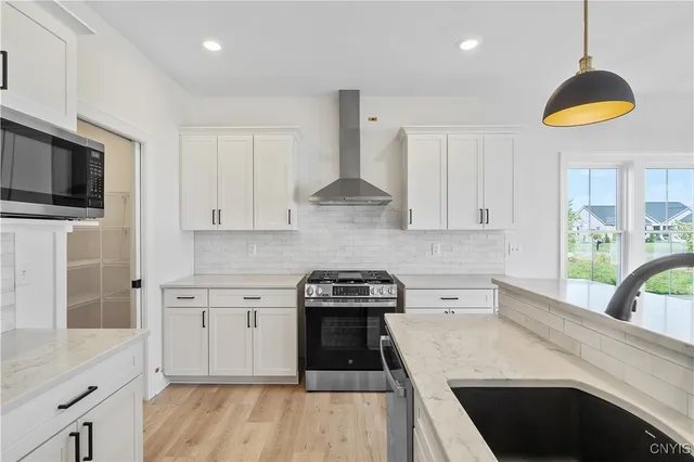 $575,900 | 103 Terwillager Lane, Manlius, NY 13116