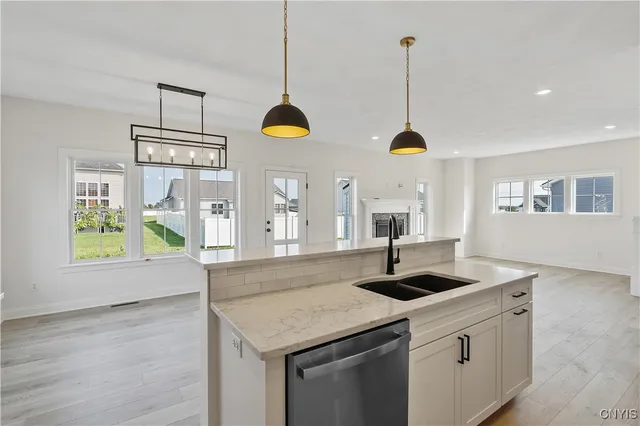 $575,900 | 103 Terwillager Lane, Manlius, NY 13116