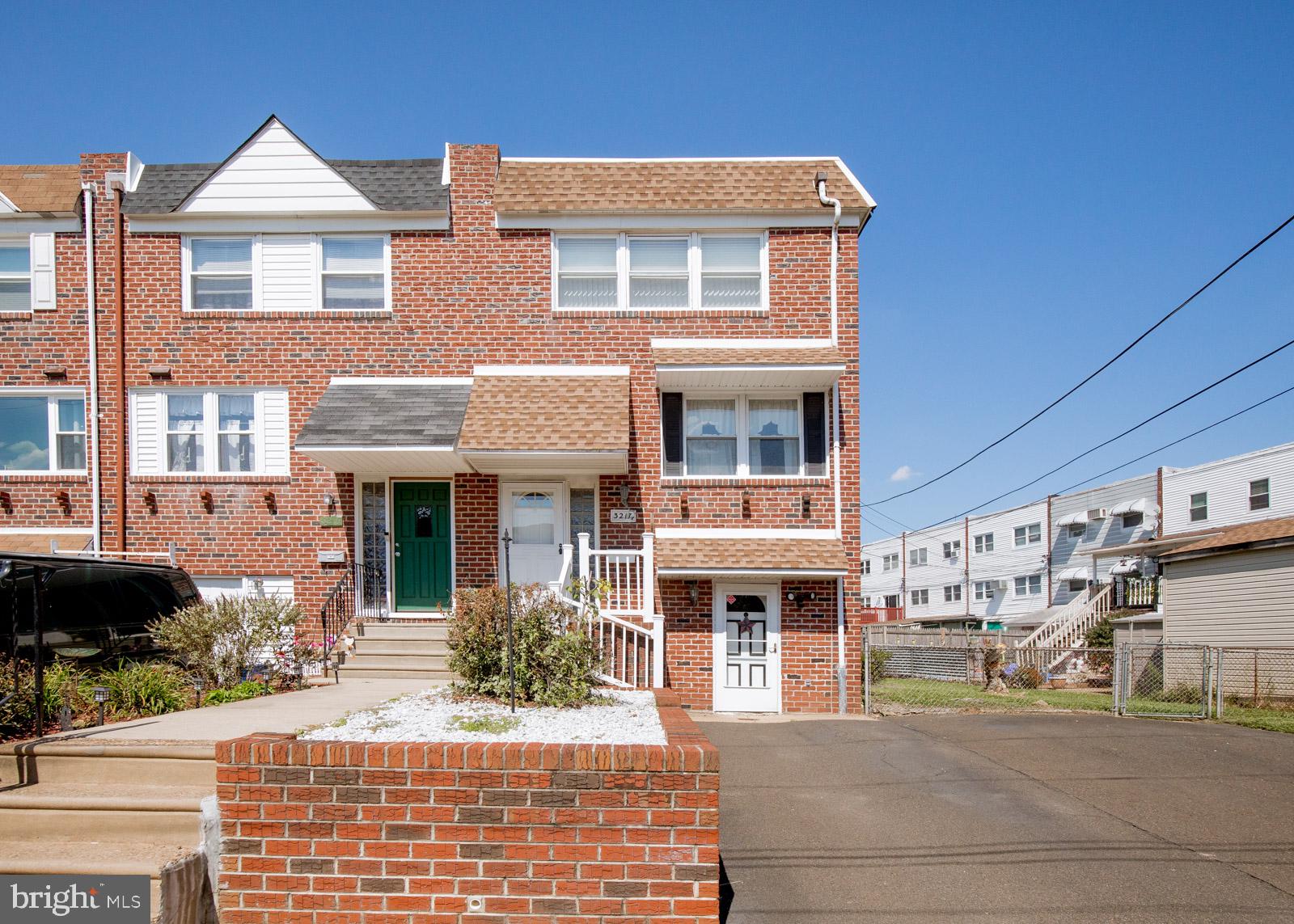 3217 Holly Road Philadelphia, PA 19154 - Photo 1 of 28 View