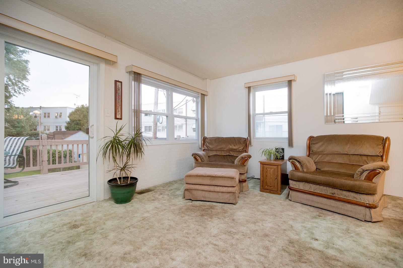 3217 Holly Road Philadelphia, PA 19154 - Photo 4 of 28 Living Room