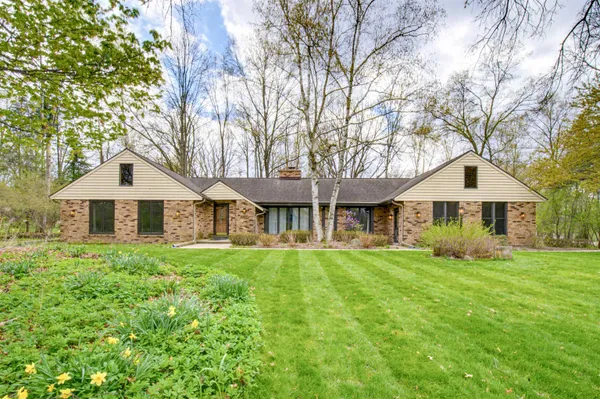 $549,900 | 4417 Indian Trail, Green Bay, WI 54313