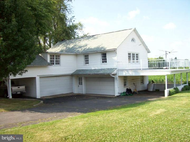 105 Henry Road Barto, PA 19504 - Photo 3 of 25 Gallery Image 3