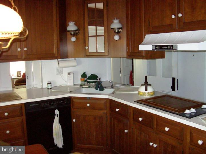 105 Henry Road Barto, PA 19504 - Photo 4 of 25 Gallery Image 4