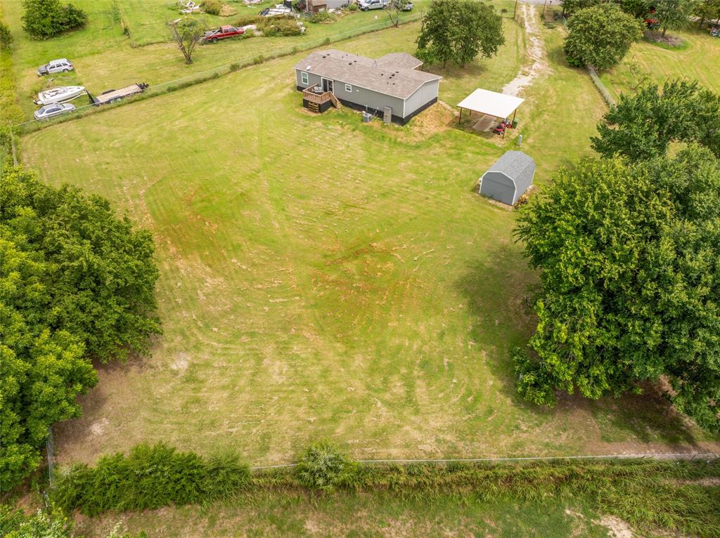 514 Blue Sky Court Springtown, TX 76082 - Photo 4 of 40