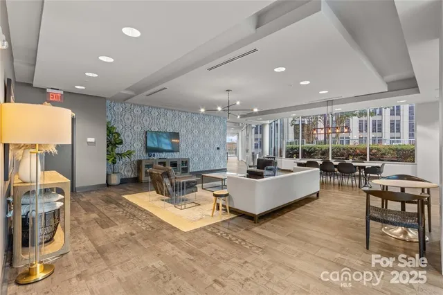 $379,000 | 210 North Church Street, Unit 2613, Charlotte, NC 28202