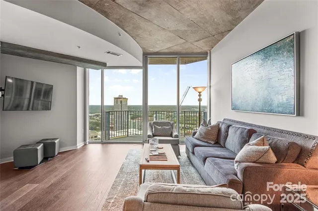 $379,000 | 210 North Church Street, Unit 2613, Charlotte, NC 28202
