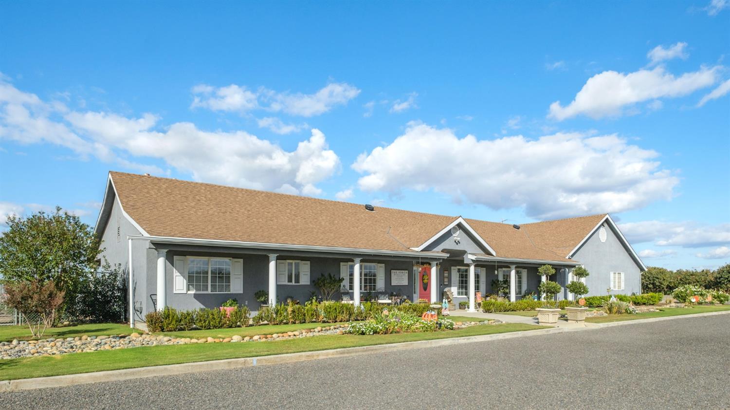 front view of house with a yard