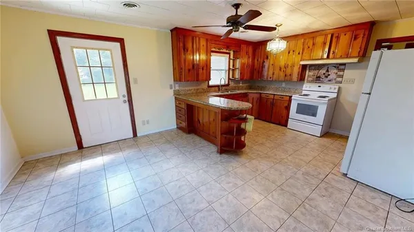 $1,600 | 1815 Memory Lane, Lake Charles, LA 70605