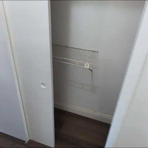 $1,200 | 2457 East Commercial Boulevard, Fort Lauderdale, FL 33308