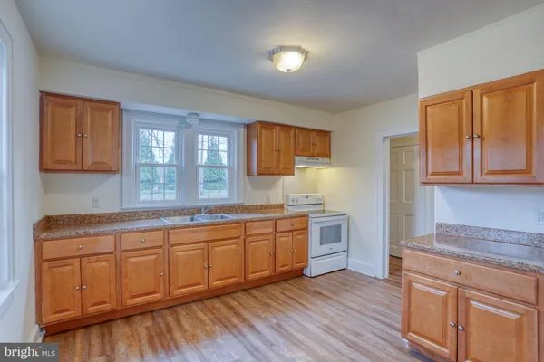 $1,700 | 1031 South Dupont Boulevard, Smyrna, DE 19977