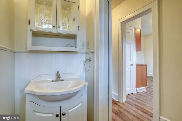 $1,700 | 1031 South Dupont Boulevard, Smyrna, DE 19977