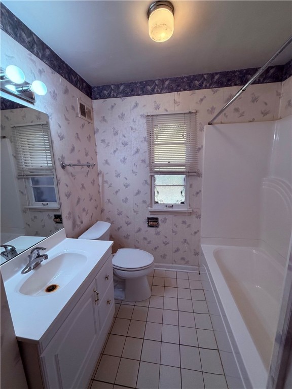 686 South Seigel Street Decatur, IL 62522 - Photo 13 of 31 Main bathroom