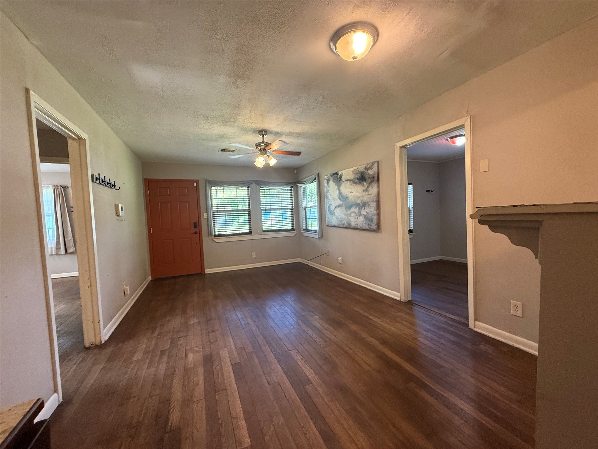 725 Kyle Angleton, TX 77515 - Photo 5 of 13