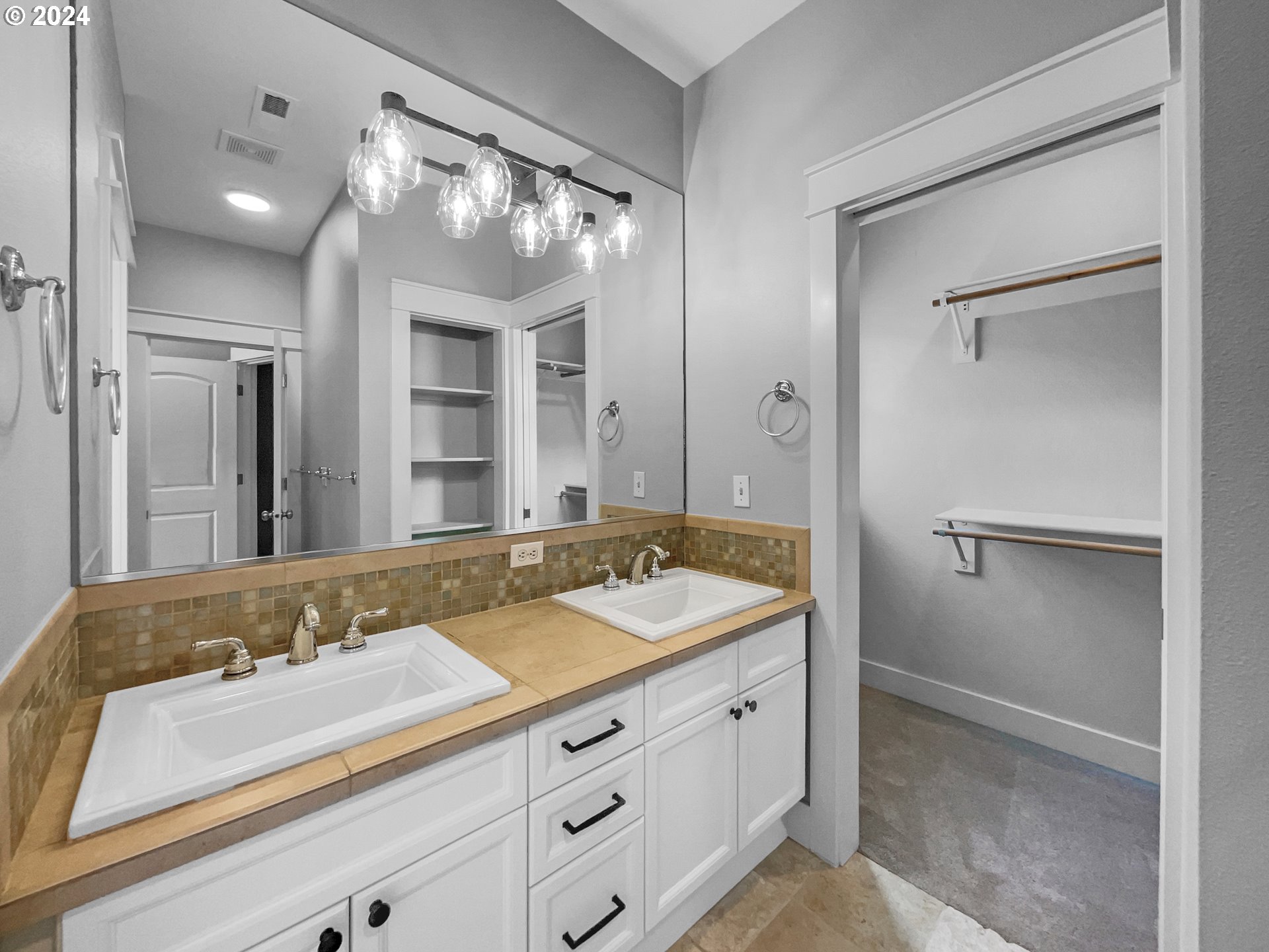 5215 Southwest Shattuck Road Portland, OR 97221 - Photo 9 of 21 Gallery Image 9