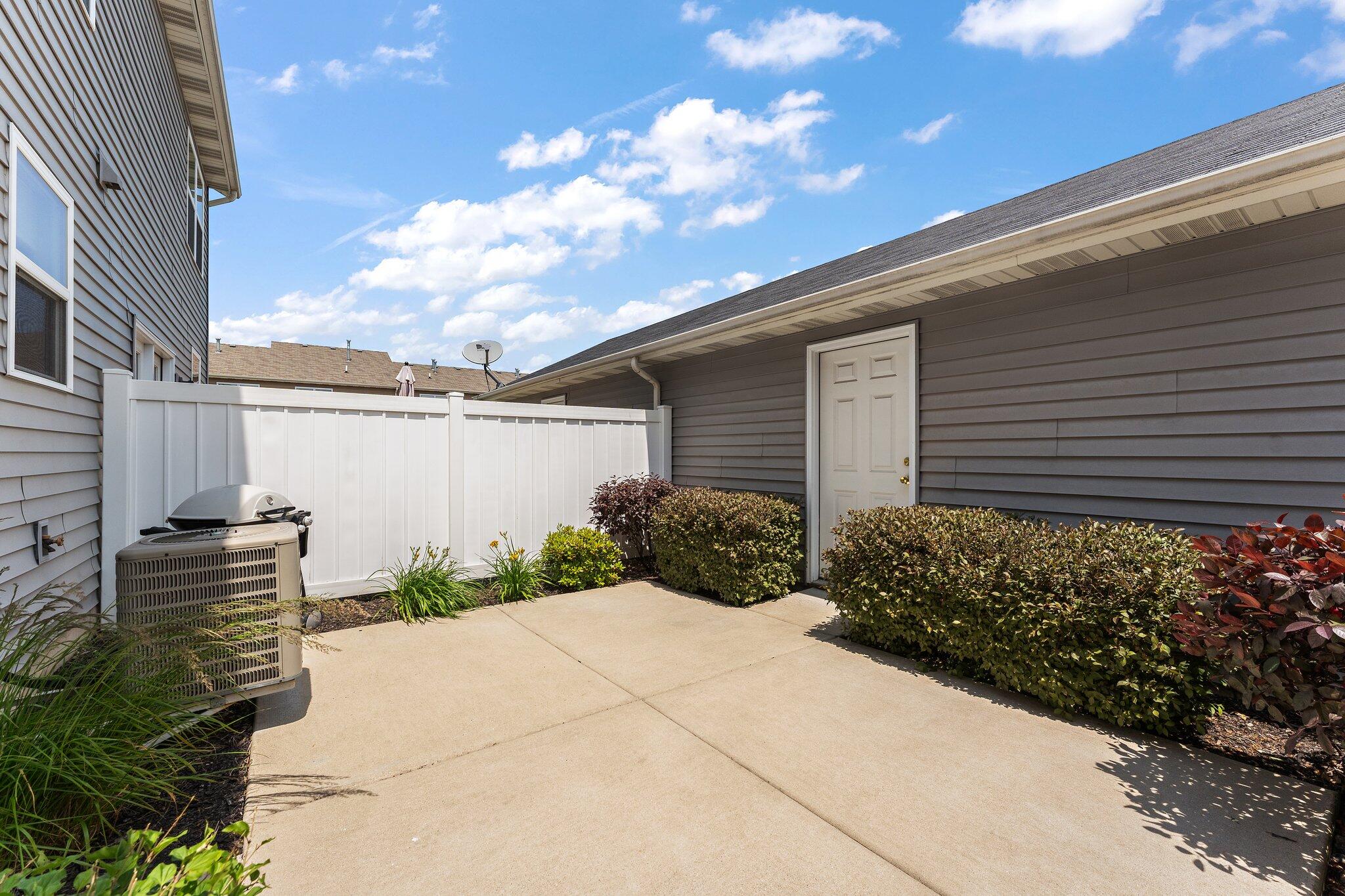 11481 Rhode Island Street Crown Point, IN 46307 - Photo 19 of 20 2048x1365