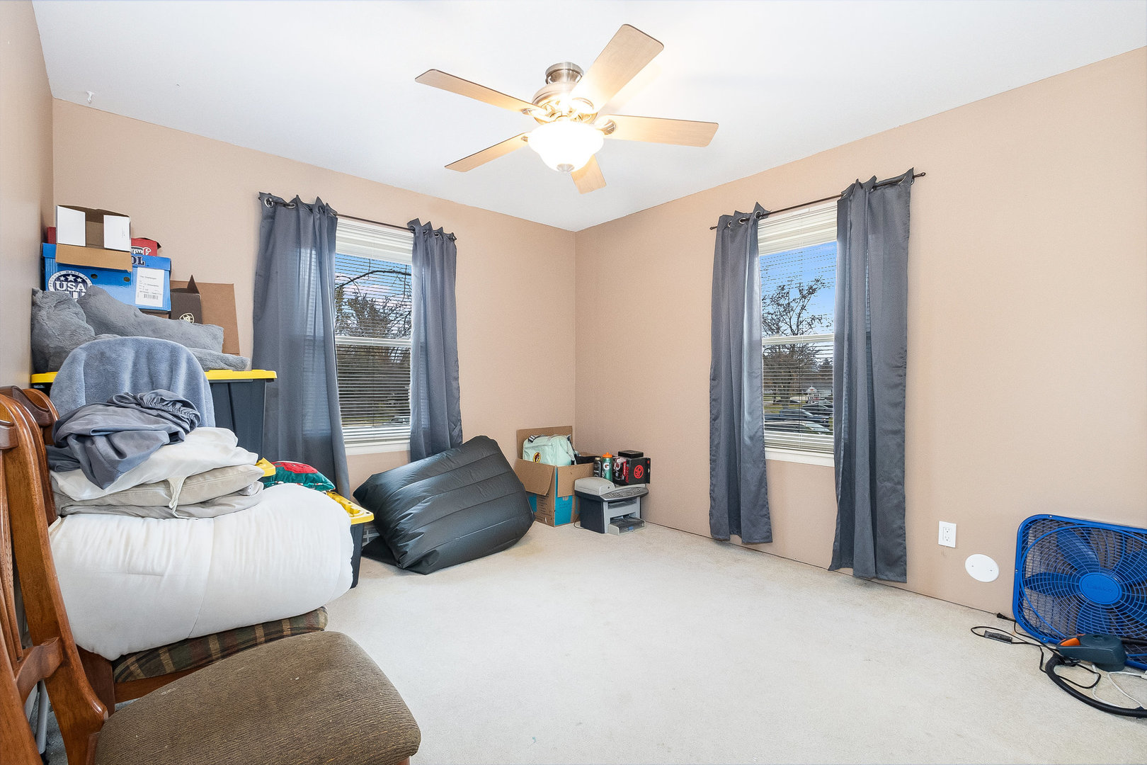 36 Field Point Road Montgomery, IL 60538 - Photo 17 of 28 a living room with furniture and a window