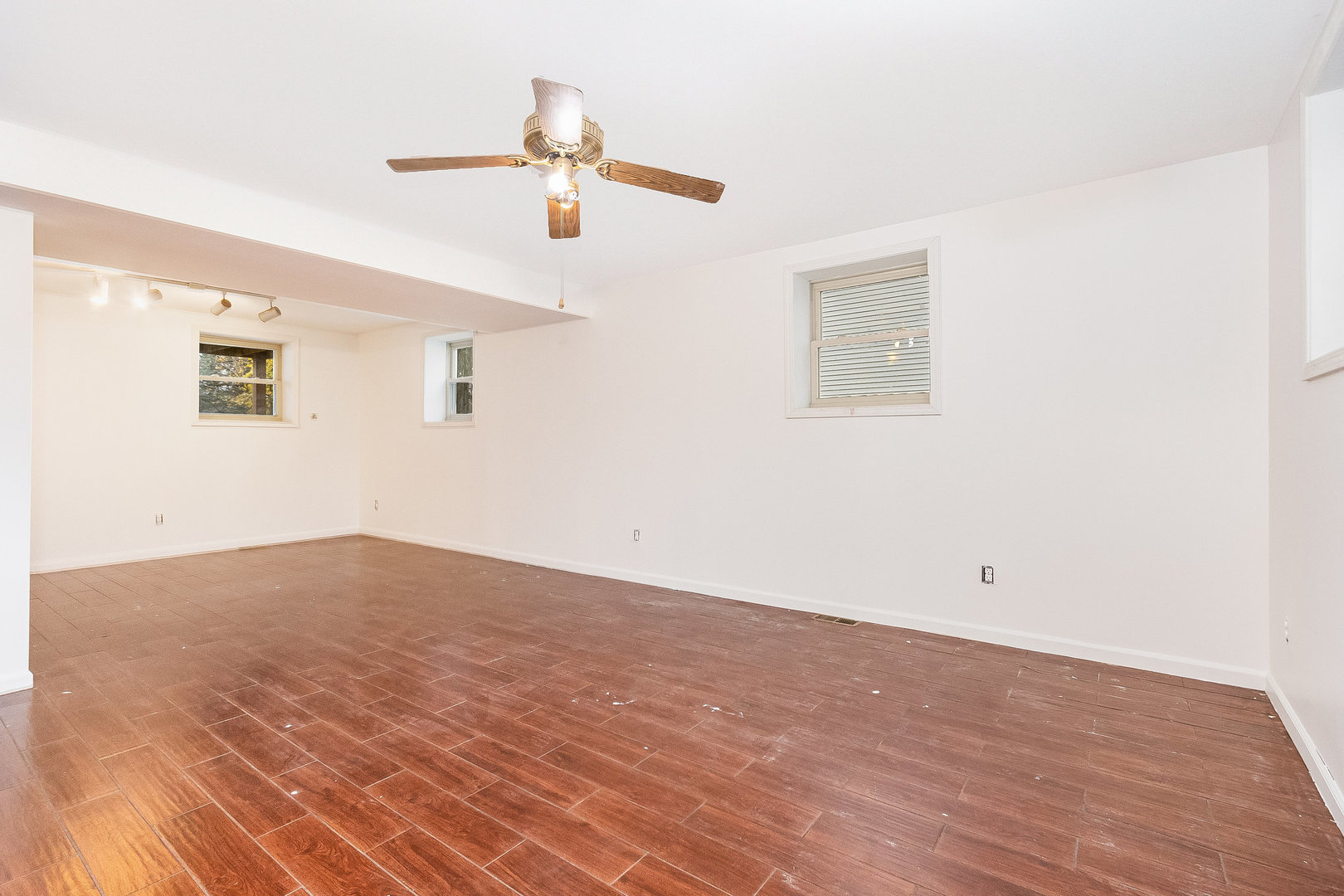 36 Field Point Road Montgomery, IL 60538 - Photo 21 of 28 a view of empty room with wooden floor