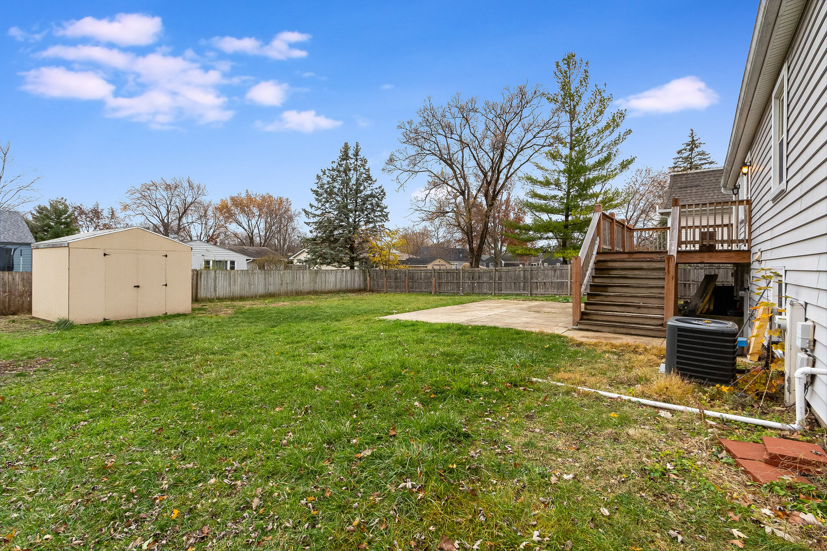 36 Field Point Road Montgomery, IL 60538 - Photo 27 of 28 a view of a backyard