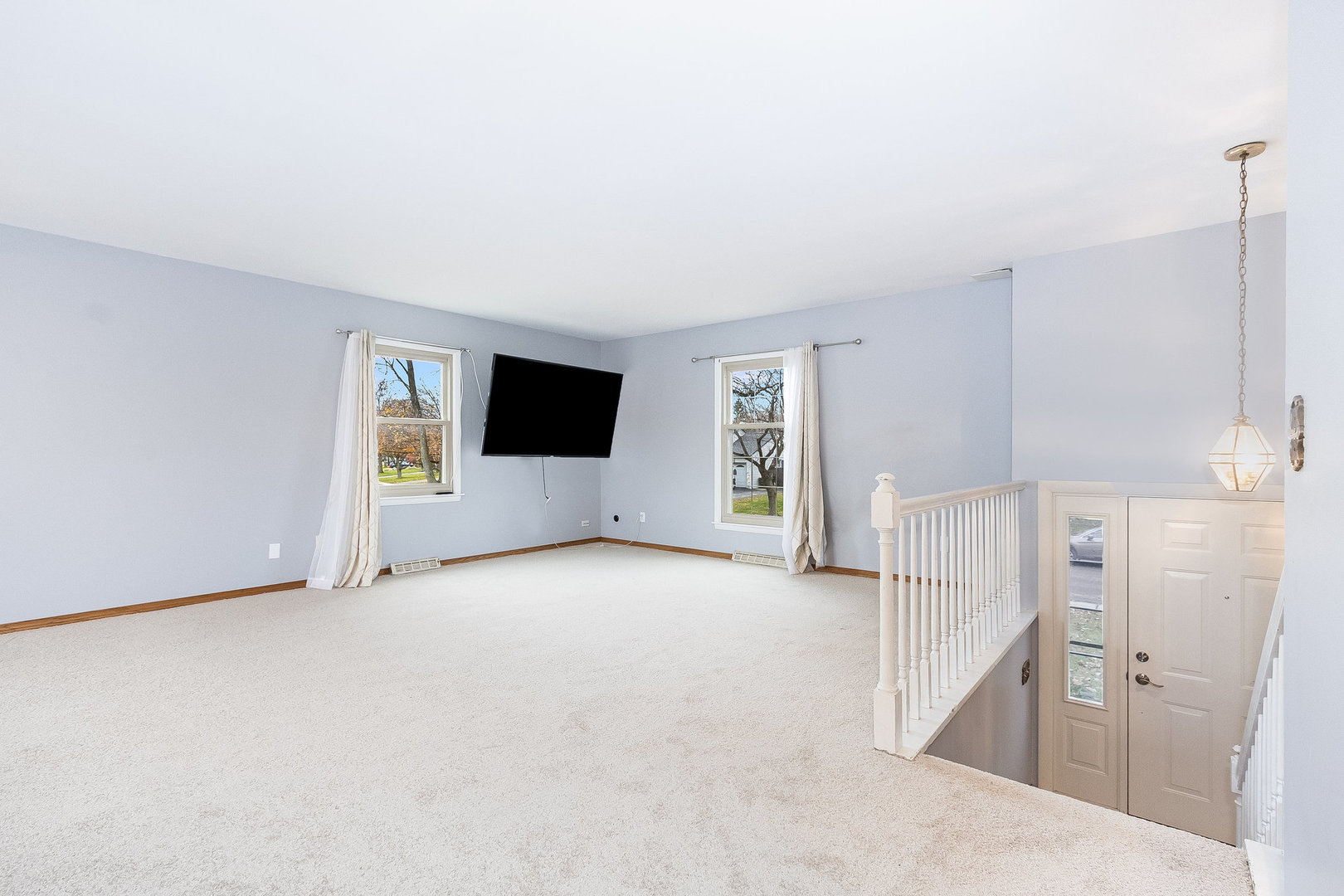 36 Field Point Road Montgomery, IL 60538 - Photo 8 of 28 a view of a livingroom with an empty room and a window