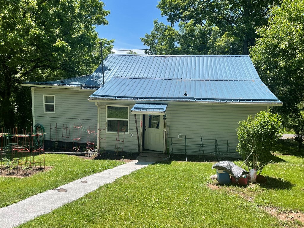 289 Wardell Road Cedar Bluff, VA 24609 - Photo 4 of 28 Gallery Image 4