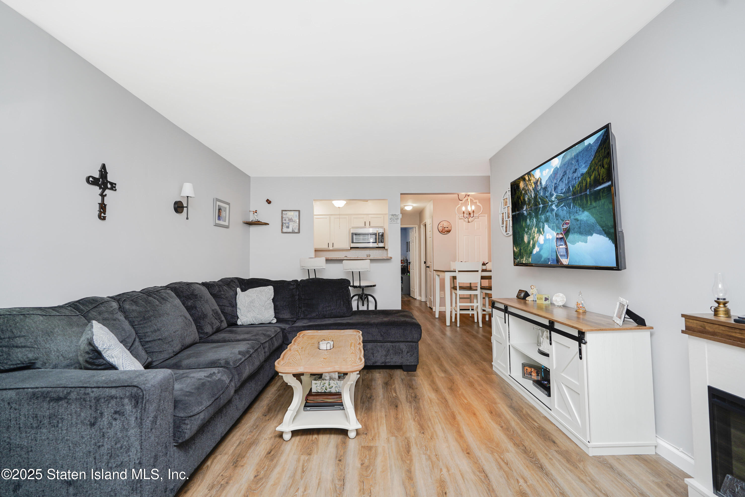 3747 Amboy Road, Unit 1A Staten Island, NY 10308 - Photo 6 of 23 IMG_4899