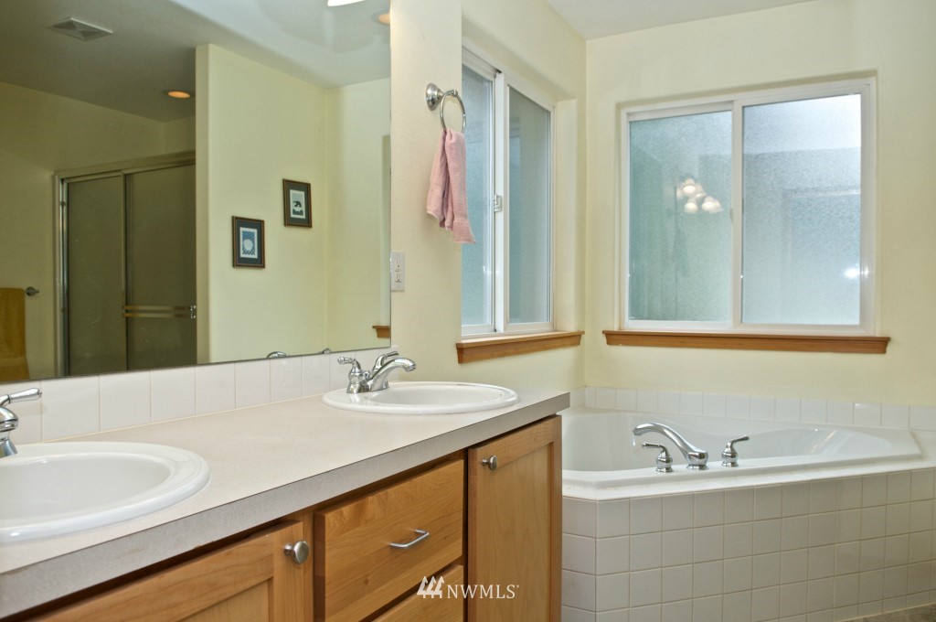 4516 Ruddell Road Southeast Lacey, WA 98503 - Photo 13 of 24 Gallery Image 13