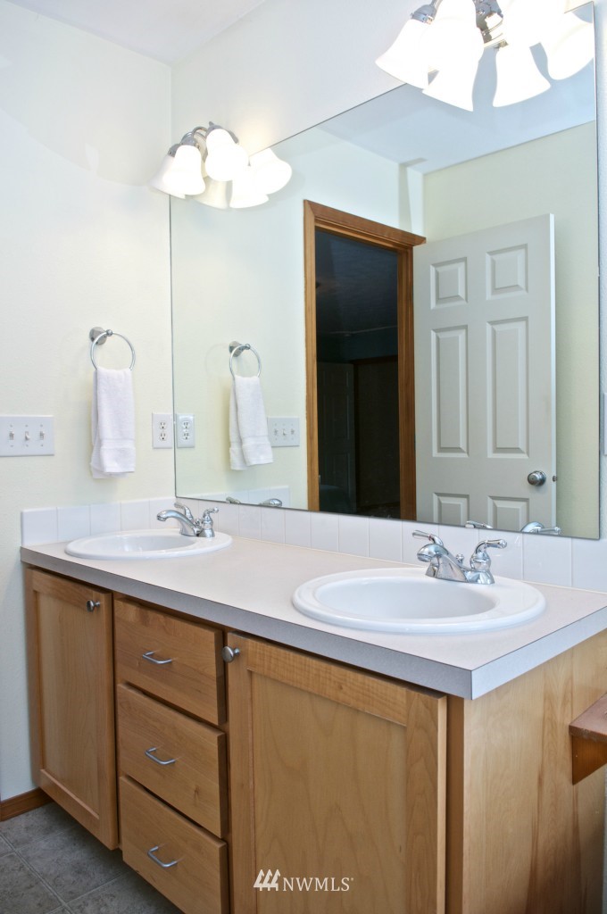 4516 Ruddell Road Southeast Lacey, WA 98503 - Photo 14 of 24 Gallery Image 14