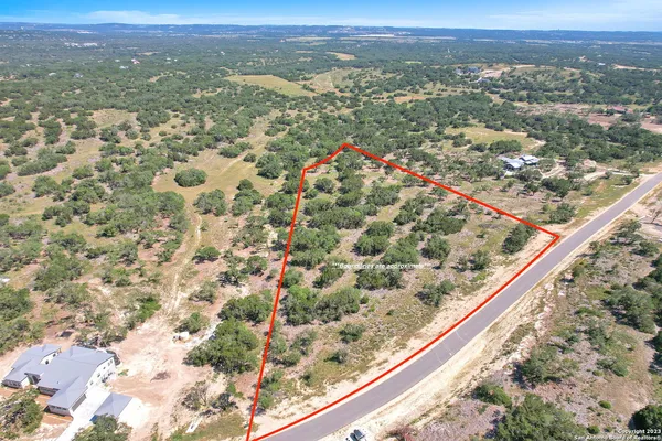 $325,000 | 917 Earle Oak Avenue, Bulverde, TX 78163