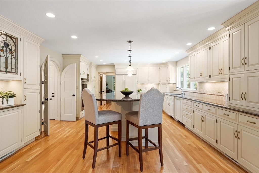 123 Oak Knoll Road Carlisle, MA 01741 - Photo 6 of 41