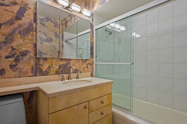 $525,000 | 621 Ridge Road, Highland Park, IL 60035