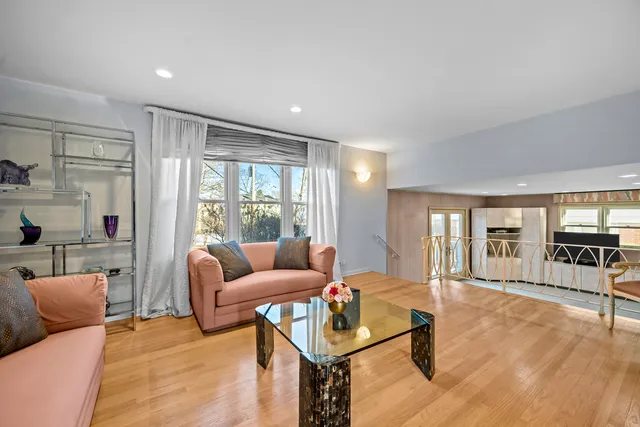 $525,000 | 621 Ridge Road, Highland Park, IL 60035