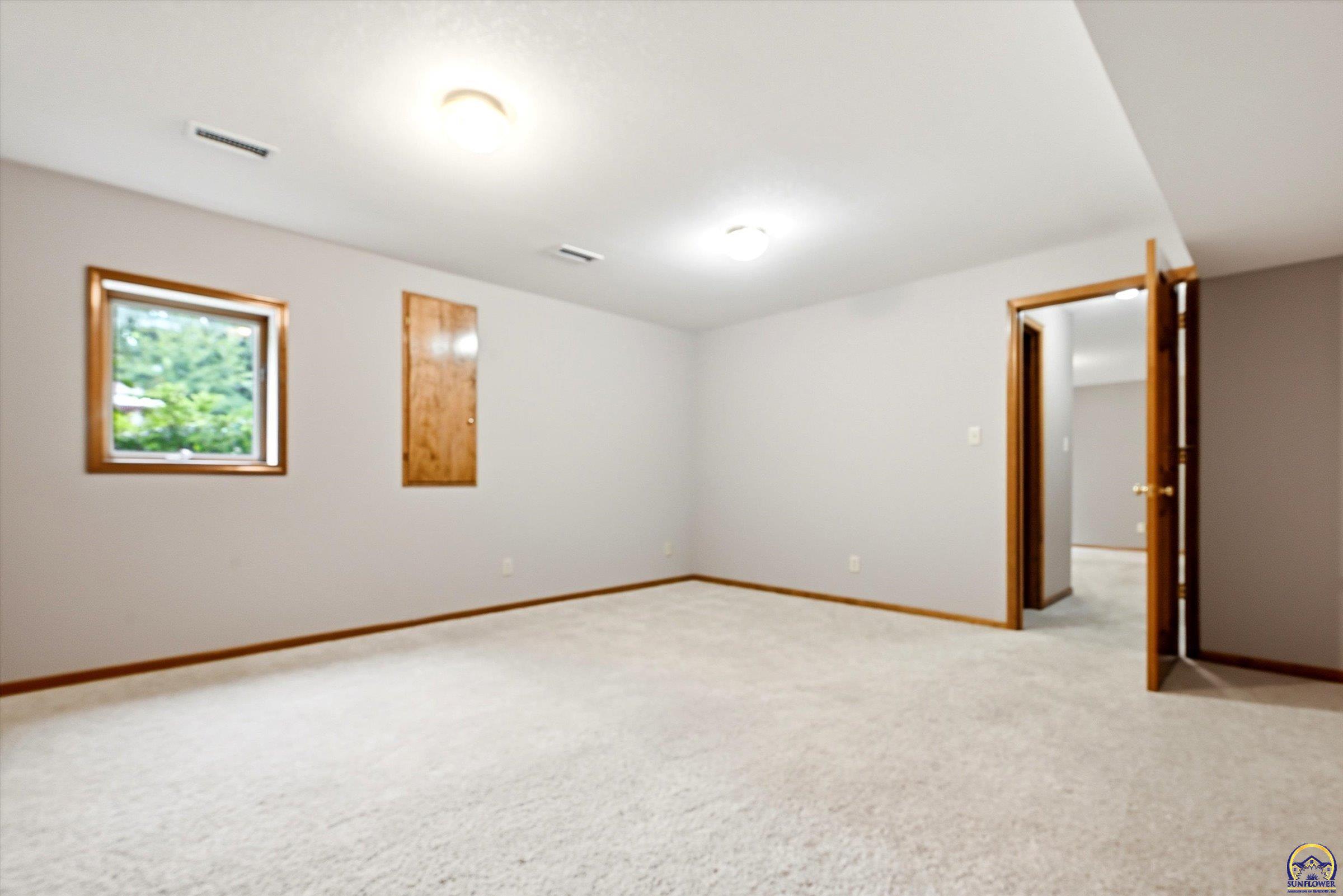 3240 Southwest Mowbray Road Topeka, KS 66614 - Photo 33 of 46