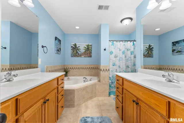 $499,900 | 9933 123rd Street, Davenport, IA 52804