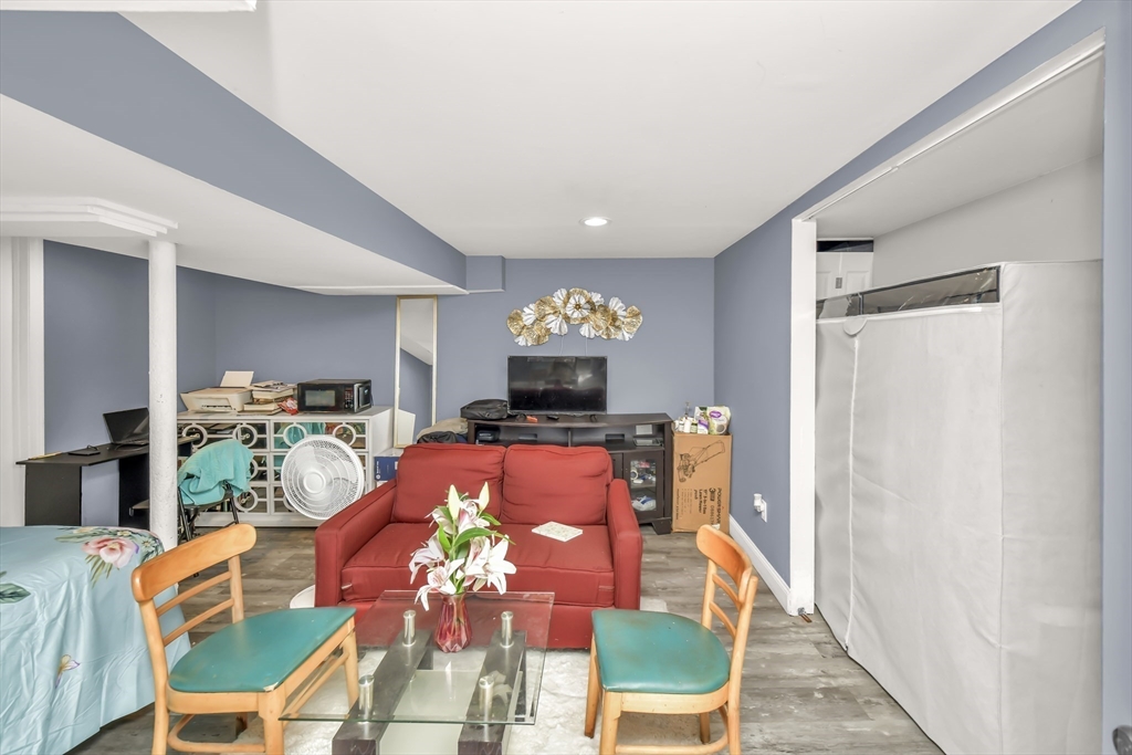 17 Derby Street Worcester, MA 01604 - Photo 16 of 20