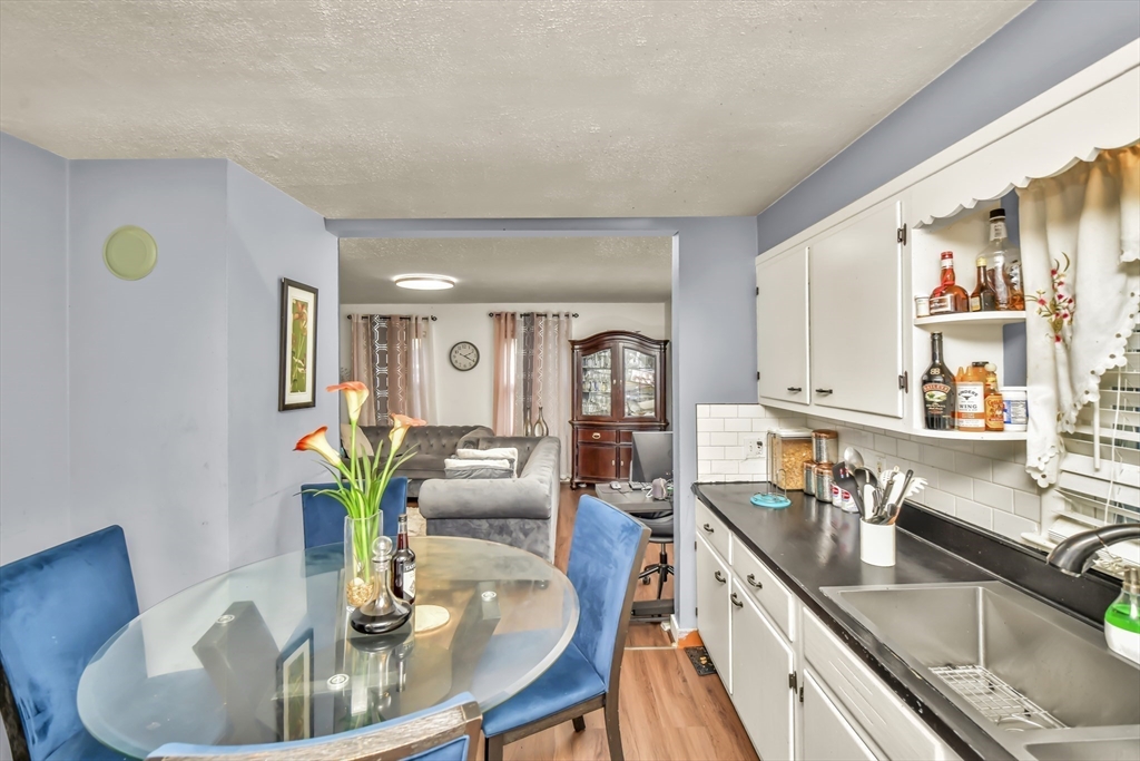 17 Derby Street Worcester, MA 01604 - Photo 8 of 20