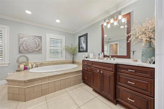 $1,350,000 | 1006 Lake Cooper Drive, Lutz, FL 33548