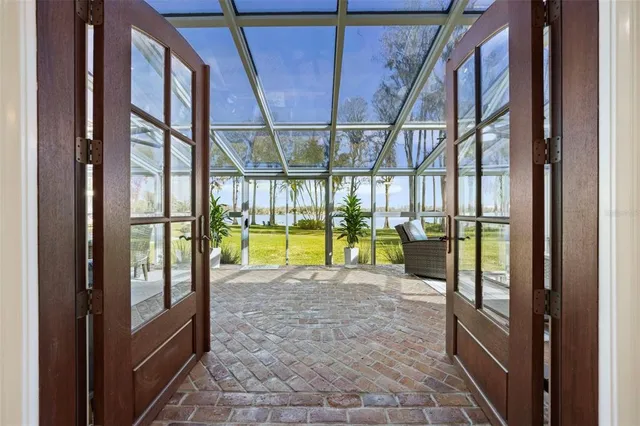 $1,350,000 | 1006 Lake Cooper Drive, Lutz, FL 33548