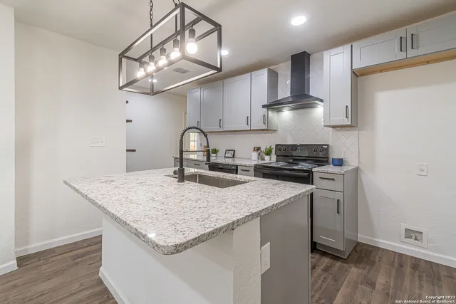 $1,700 | 324 Bargas Street, San Antonio, TX 78210