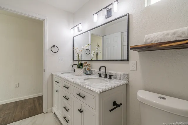 $1,700 | 324 Bargas Street, San Antonio, TX 78210