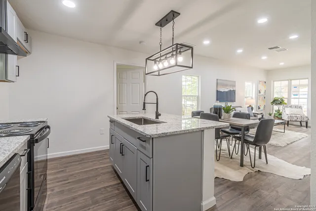 $1,700 | 324 Bargas Street, San Antonio, TX 78210