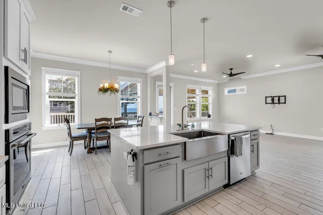 $860,000 | 119 Jefferson Davis Avenue, Biloxi, MS 39530