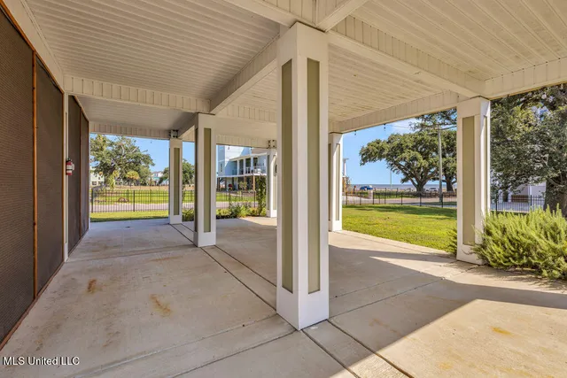 $860,000 | 119 Jefferson Davis Avenue, Biloxi, MS 39530