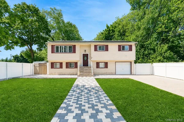 $699,000 | 9 Hamlin Avenue, West Babylon, NY 11704