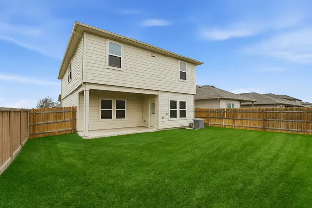 $325,000 | 427 Sickle Loop, Kyle, TX 78640