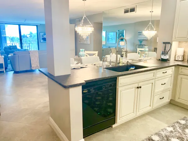 $6,000 | 145 South Ocean Avenue, Unit 419, Palm Beach Shores, FL 33404