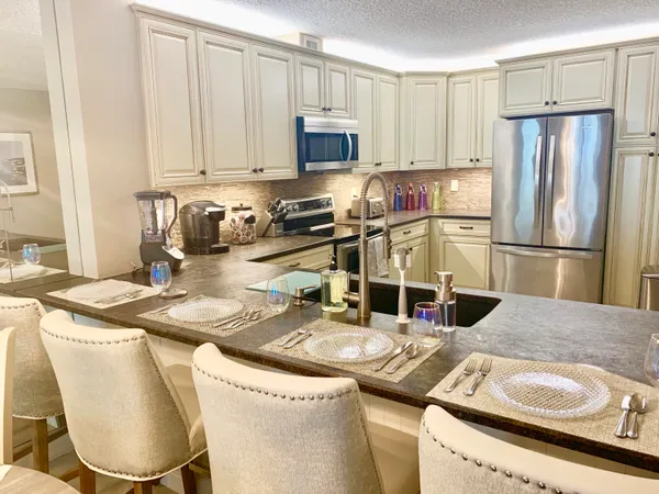 $6,000 | 145 South Ocean Avenue, Unit 419, Palm Beach Shores, FL 33404