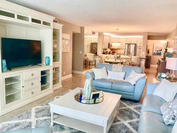 $6,000 | 145 South Ocean Avenue, Unit 419, Palm Beach Shores, FL 33404